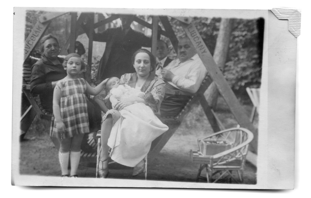 Grandparents, Hedy, Mother, Oby and Tomy 1929